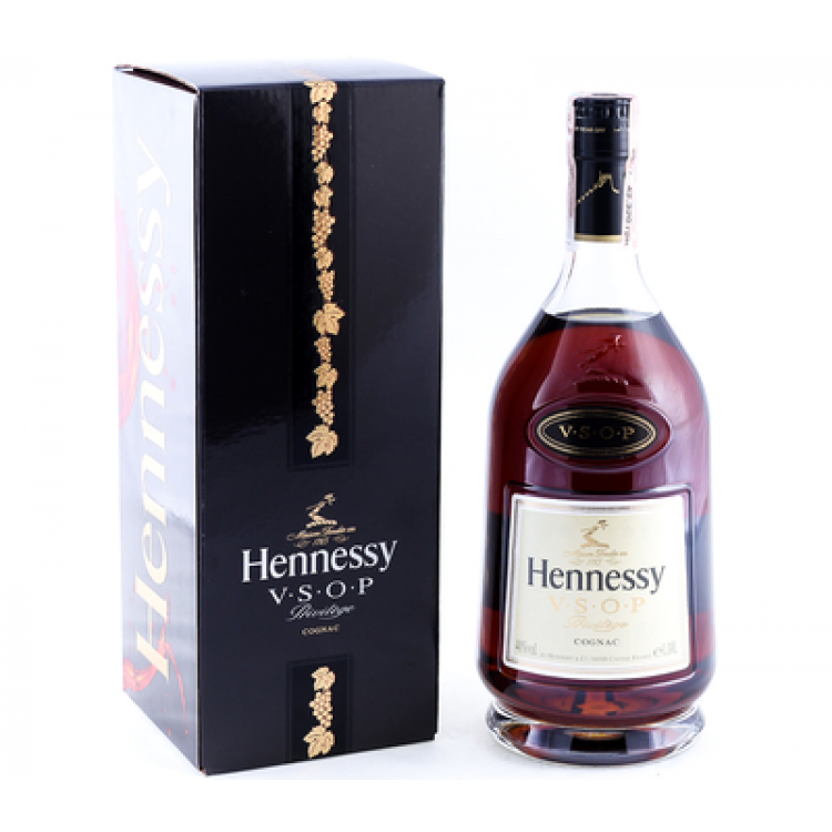 Коньяк Hennessy VSOP 6 лет выдержки 0.5 л 40% в подарочной упаковке (3245996122511_3245990018308)