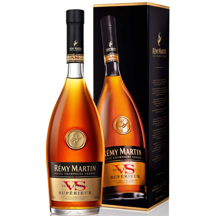 Коньяк Remy Martin Superior VS от 3 лет выдержки 0.7 л 40% в подарочной упаковке (3024480007462)